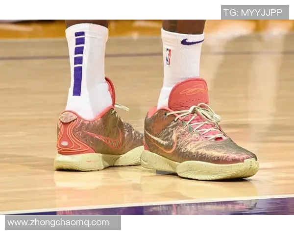 里夫斯绝杀球场宣传新款AR3日落配色球鞋将于11月1日正式上市 里夫斯绝杀球场宣传新款AR3日落配色球鞋将于11月1日正式上市